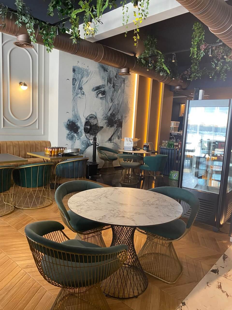 Voll ausgestattetes Restaurant in erster Meereslinie an der Mala Plaža in Ulcinj zur Miete – MUl03