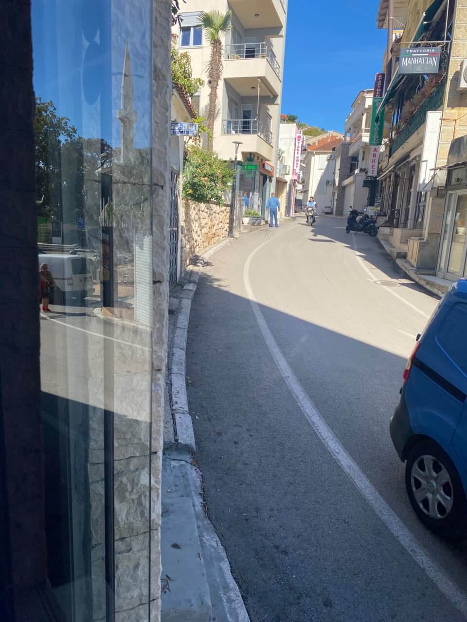 Voll ausgestattetes Restaurant in erster Meereslinie an der Mala Plaža in Ulcinj zur Miete – MUl03