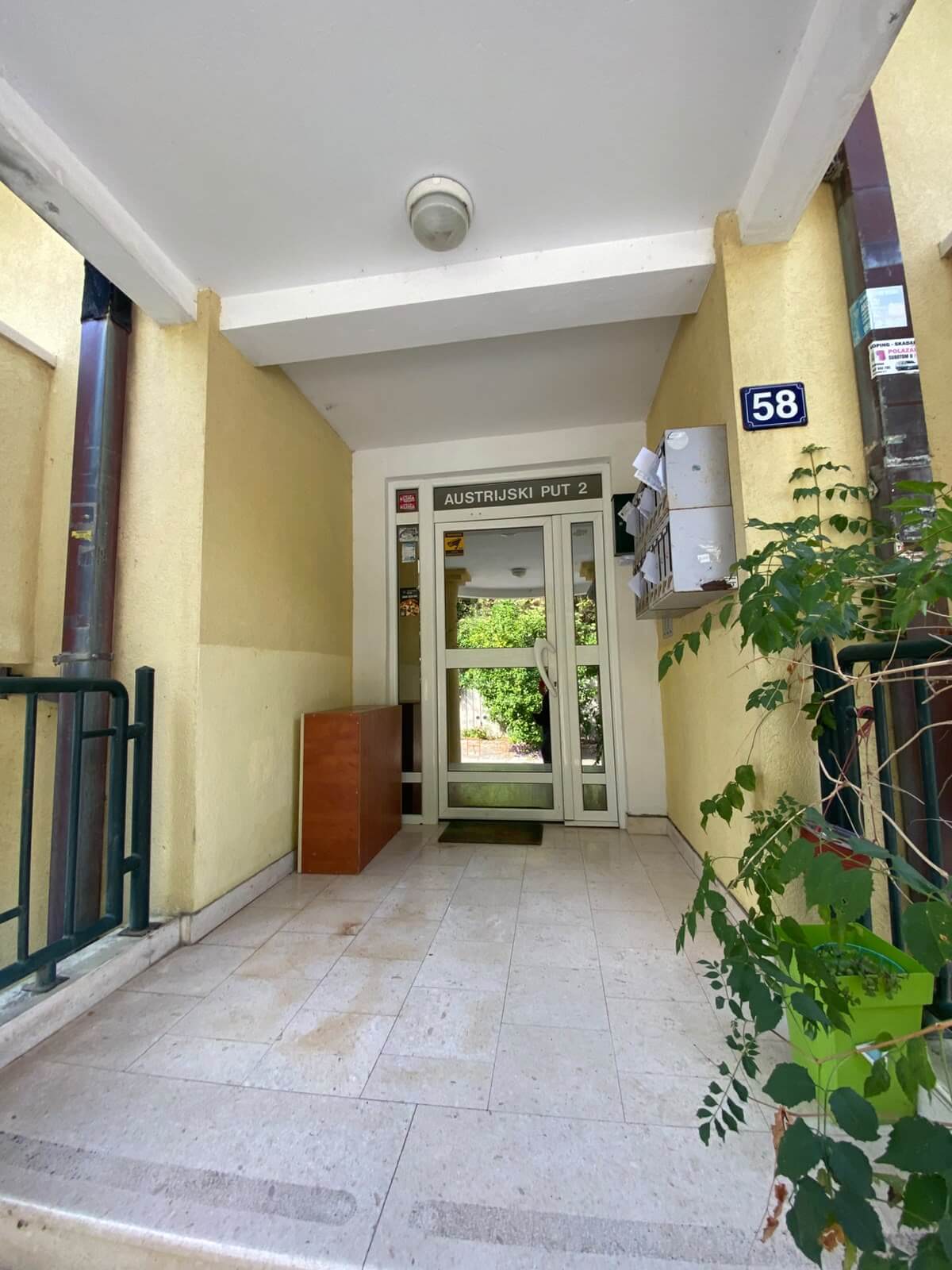 Wohnung mit 2 Balkonen in Petrovac/ Budva zum Kauf – PeWK6