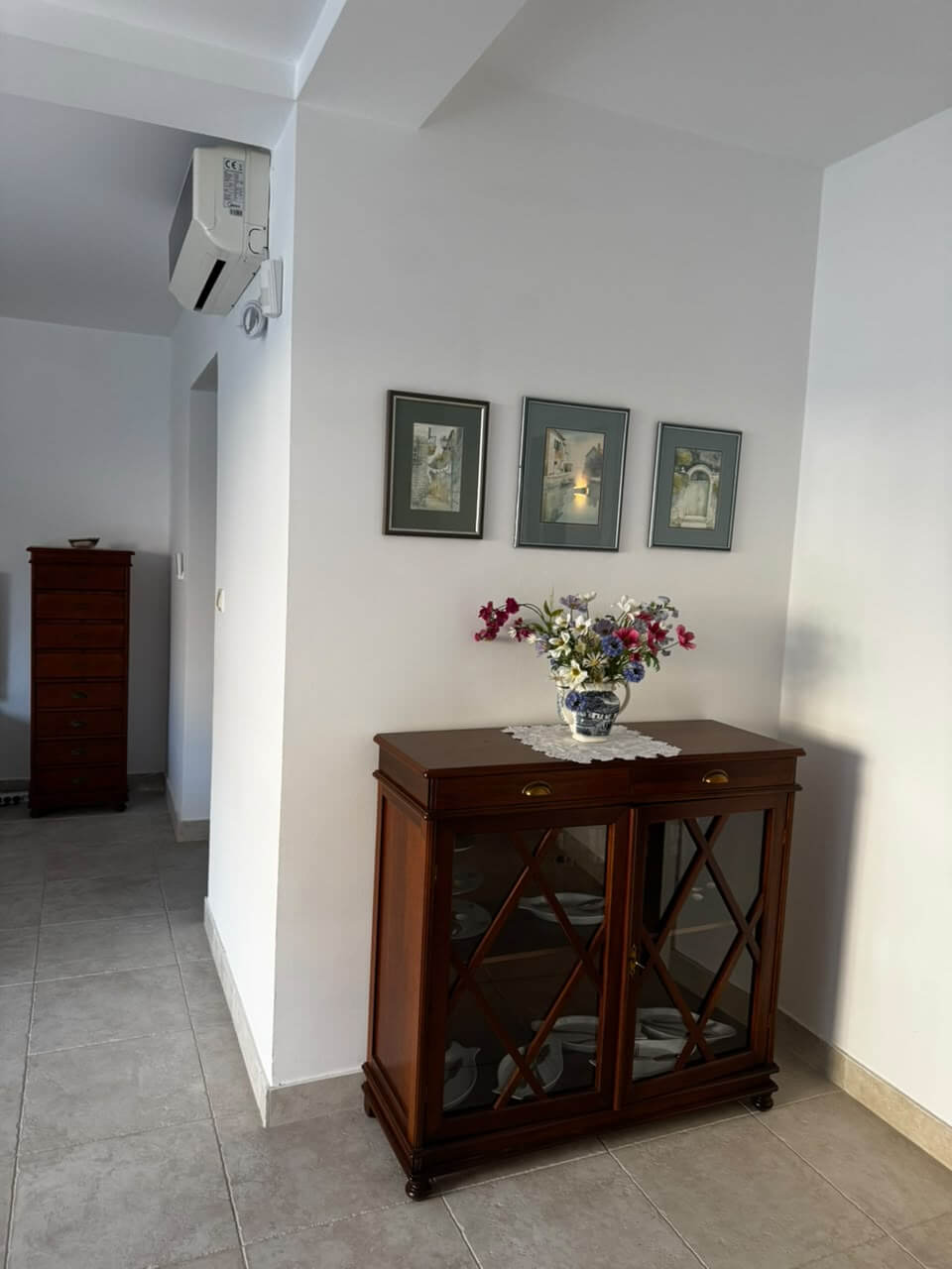 Traum-Villa mit spektakulärem Panoramablick auf die Bucht von Kotor zum Kauf – KoHK02