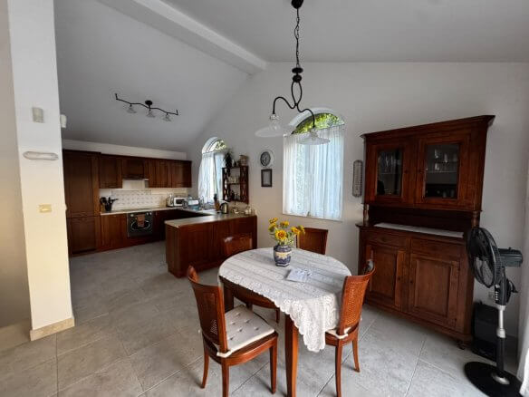Traum-Villa mit spektakulärem Panoramablick auf die Bucht von Kotor zum Kauf – KoHK02