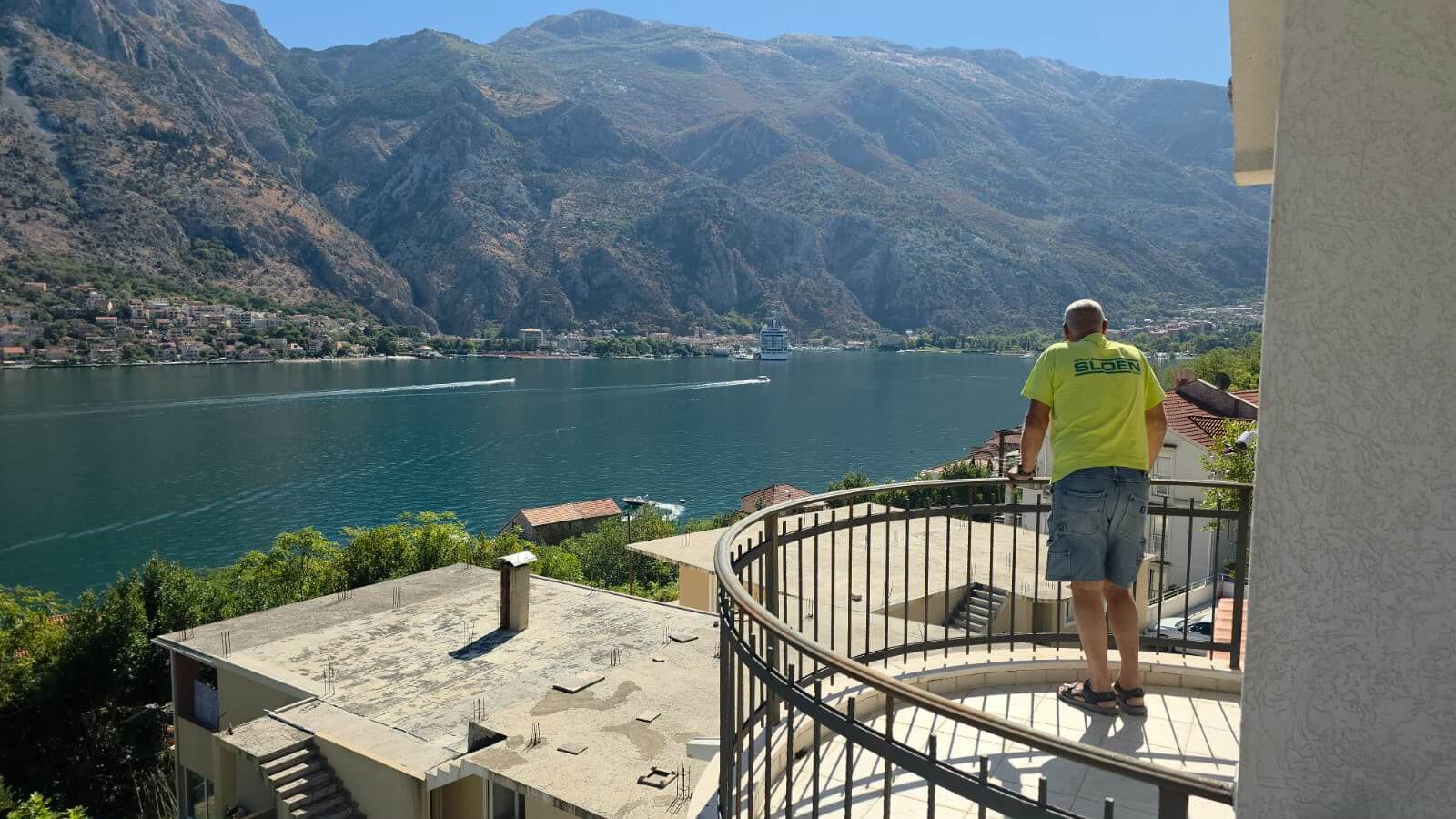 Traum-Villa mit spektakulärem Panoramablick auf die Bucht von Kotor zum Kauf – KoHK02