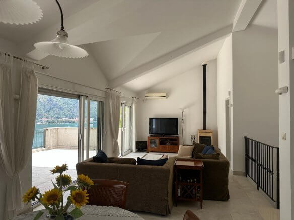 Traum-Villa mit spektakulärem Panoramablick auf die Bucht von Kotor zum Kauf – KoHK02