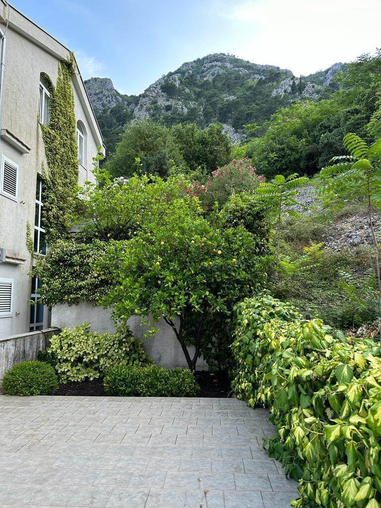 Traum-Villa mit spektakulärem Panoramablick auf die Bucht von Kotor zum Kauf – KoHK02
